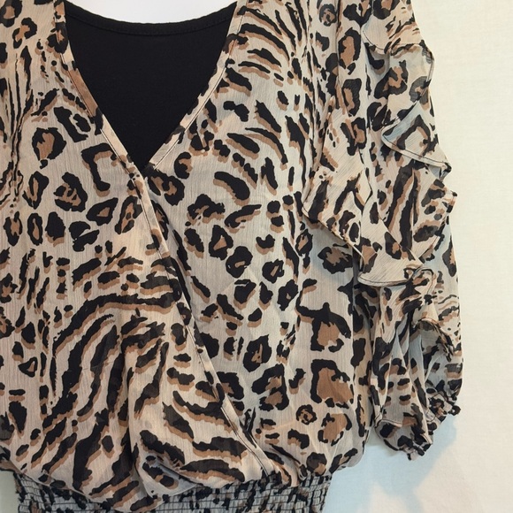 H-122 Democracy‎ Cream Brown & Black Animal Print Ruffle Sleeve Blouse Size XS - Picture 3 of 16